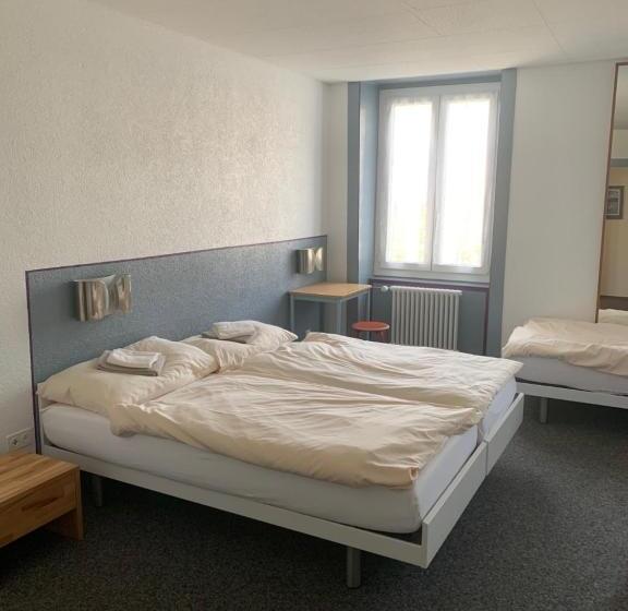 Номер Стандарт, Hôtel Maison Blanche