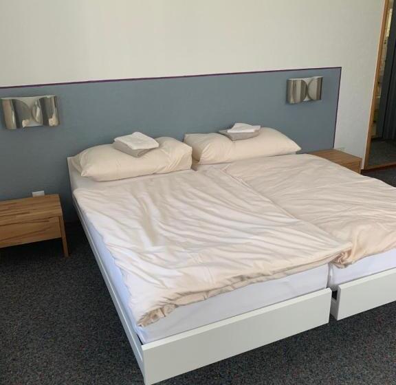 Номер Стандарт, Hôtel Maison Blanche