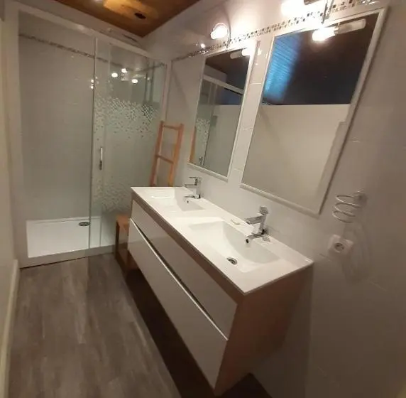 Standard room with outdoor bath, La Douce Parenthèse   3 Chambres D Hôtes Accueil Motards