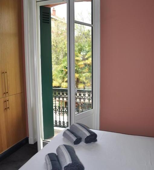 اتاق استاندارد با چشمانداز استخر, Les Villas De La Ville D Hiver Palissy