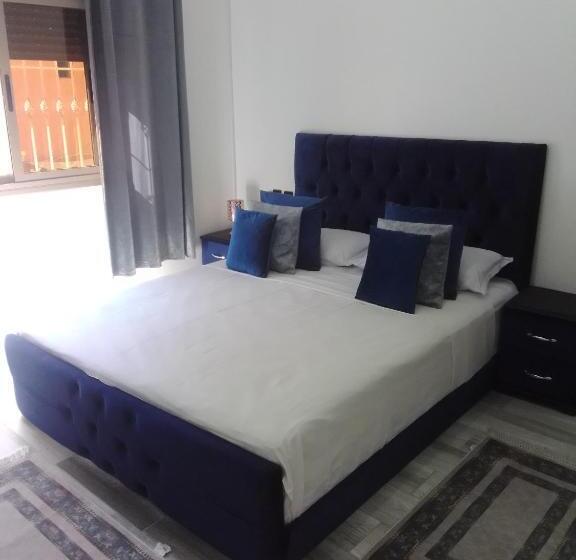 ویلای 1 خوابه, Welcome Home