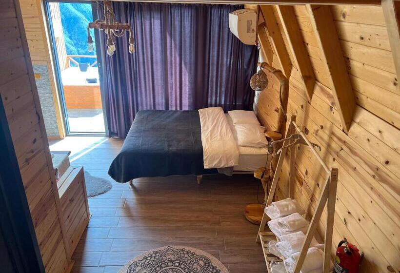 סוויטה משפחתית, Pera Bungalov