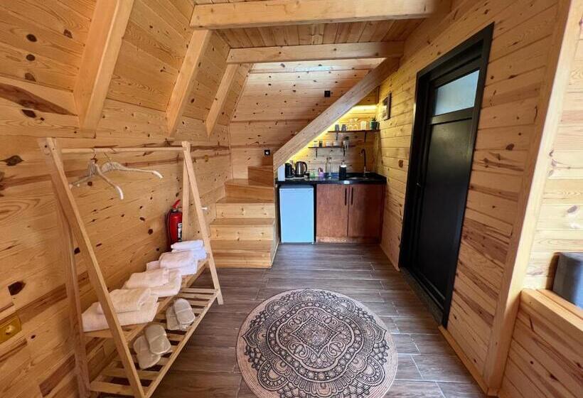 סוויטה משפחתית, Pera Bungalov