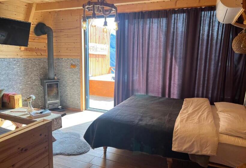 סוויטה משפחתית, Pera Bungalov