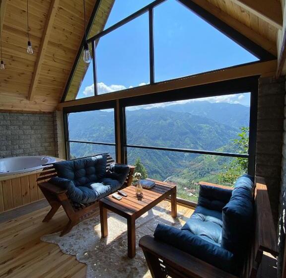 בקתה דלוקס, Pera Bungalov