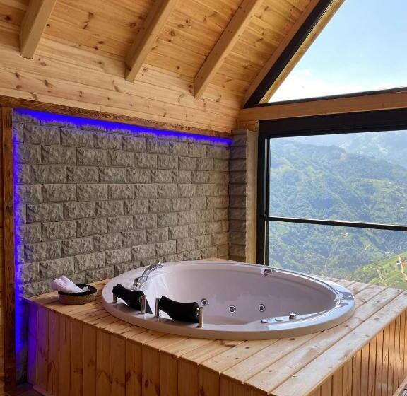 בקתה דלוקס, Pera Bungalov