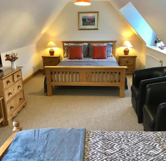Habitació Triple Estàndard, Cornerways B&b