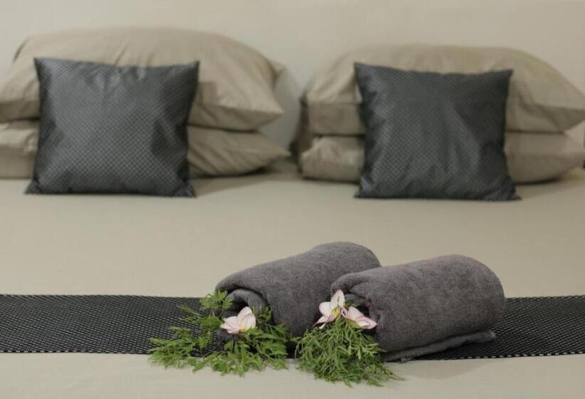 اتاق لوکس, Daisy Cottage Dhangethi