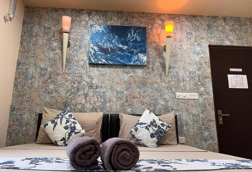 اتاق لوکس, Daisy Cottage Dhangethi