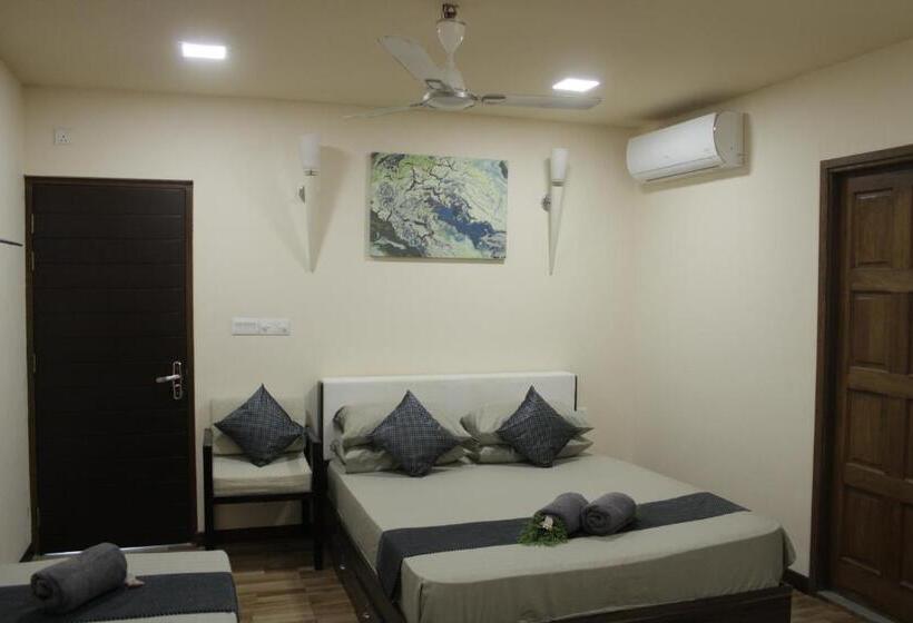 اتاق خانوادگی, Daisy Cottage Dhangethi