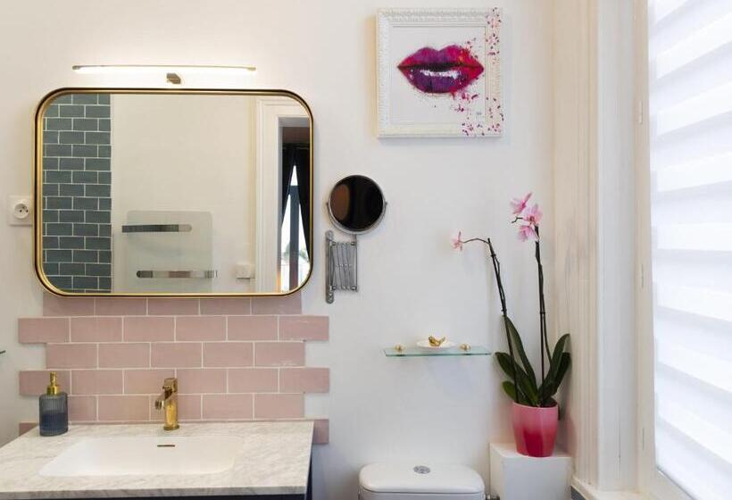 Standard room with outdoor bath, Domaine Les Tilleuls