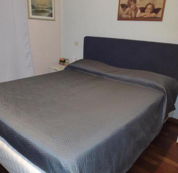 غرفة قياسية مع حمام خارجي, Mazzini Affittacamere