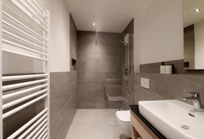 テラス付き1ベッドルームアパートメント, Simple Life Apartments