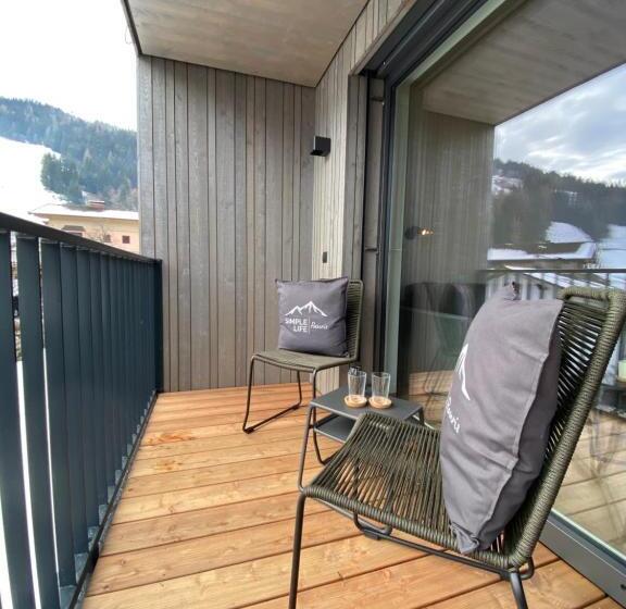 Апартаменты 1 Спальня с Балконом, Simple Life Apartments