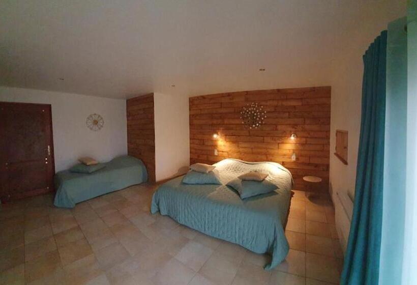 4인용 스탠다드 룸, Auverg Nature Chambre Combrailles