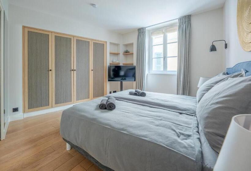 标准间, Beau Clocher