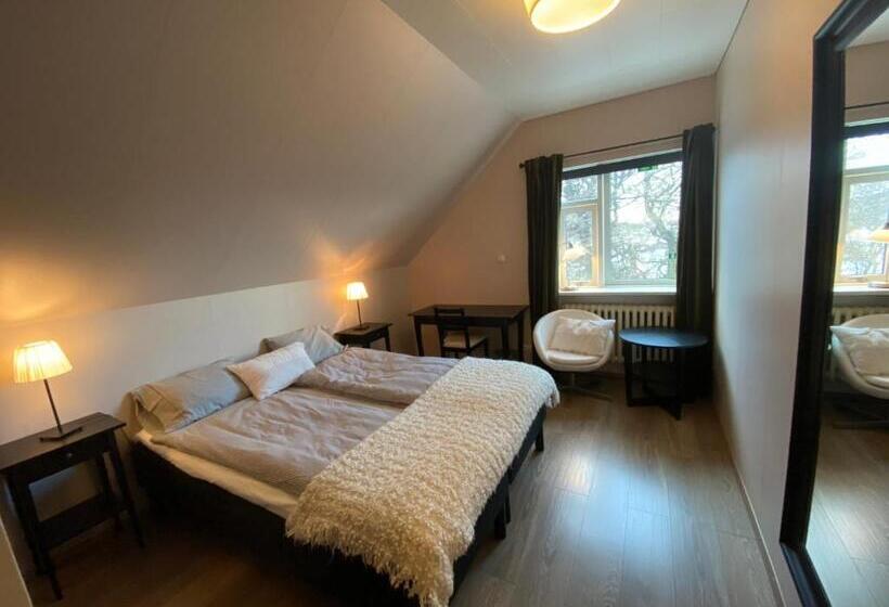 اتاق استاندارد با سرویس بهداشتی مشترک, Helluland Guesthouse