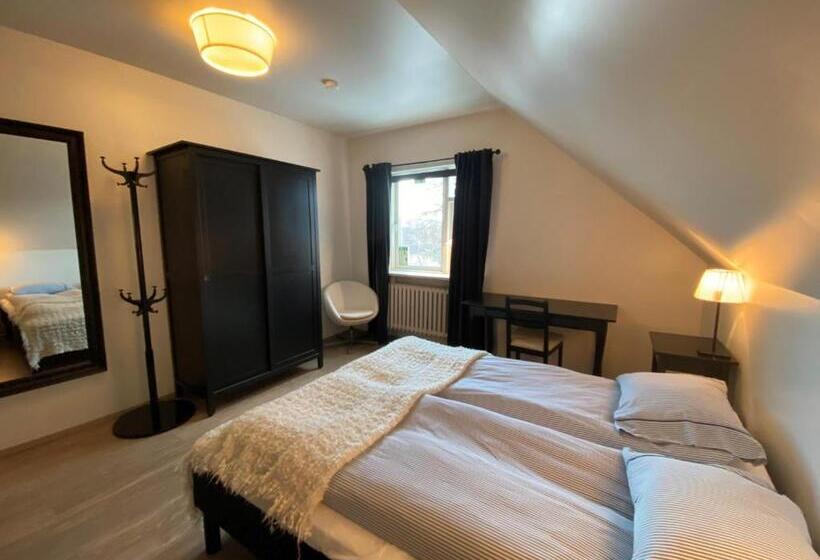 اتاق خانوادگی با سرویس بهداشتی مشترک, Helluland Guesthouse