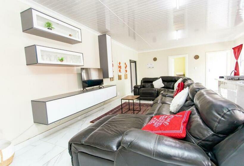 豪华房间, The Hide On Kilburn