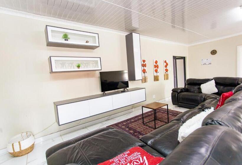 豪华房间, The Hide On Kilburn