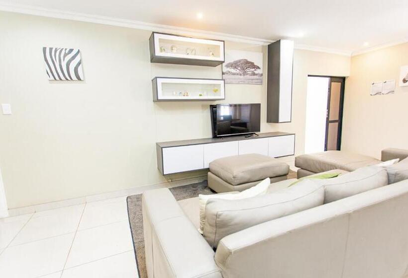 家庭间, The Hide On Kilburn