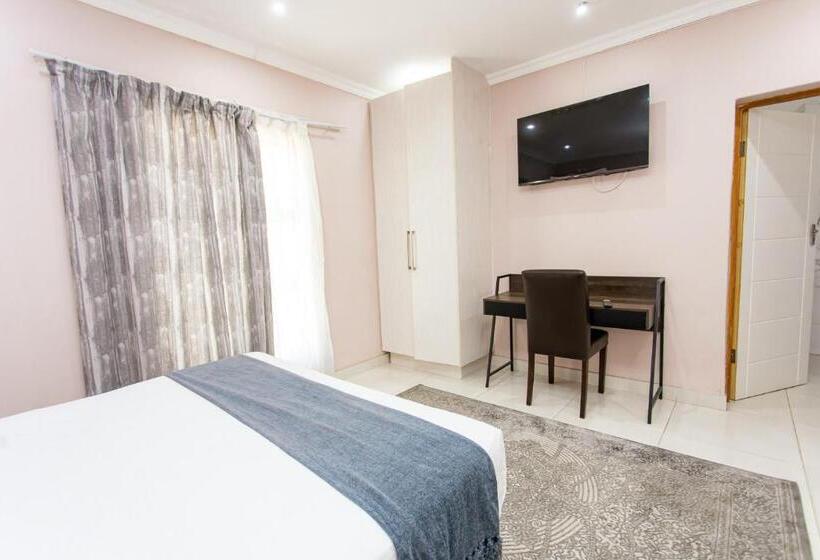 家庭间, The Hide On Kilburn