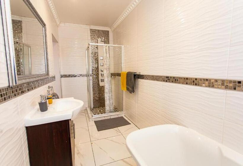 豪华房间, The Hide On Kilburn