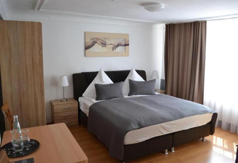 Номер Стандарт, Pension Klitzeklein
