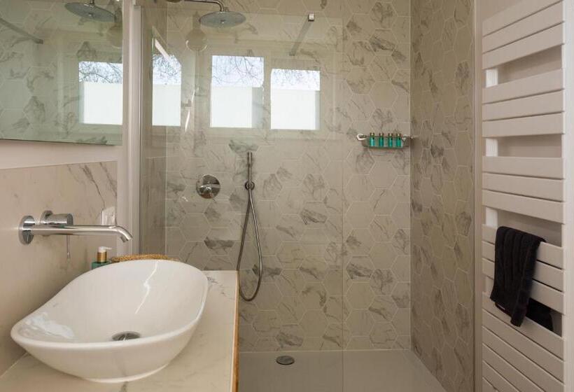 اتاق لوکس با تخت بزرگ, B&b Fago