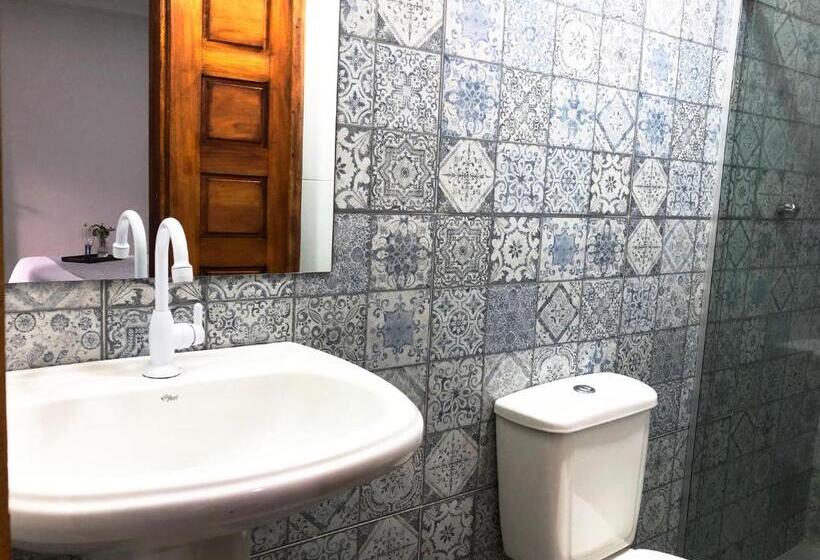 اتاق استاندارد سه نفره, Lux Pousada