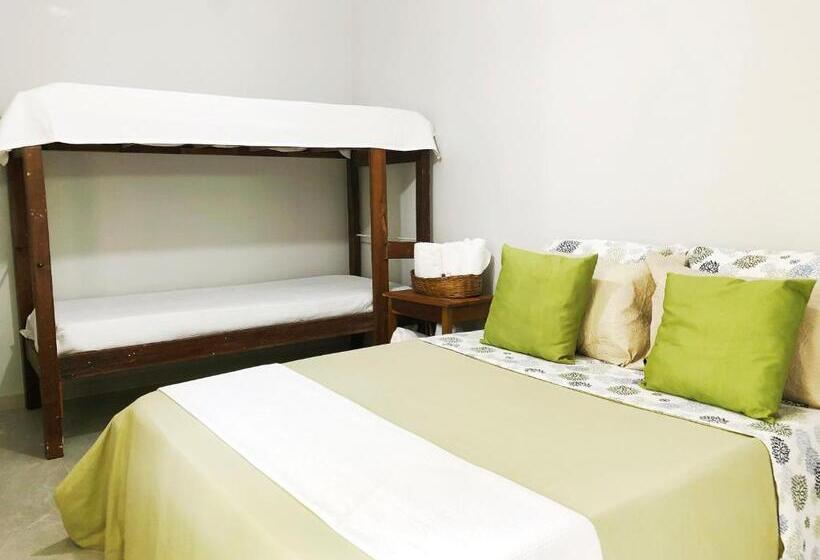 Quarto Quádruplo Estandar, Lux Pousada