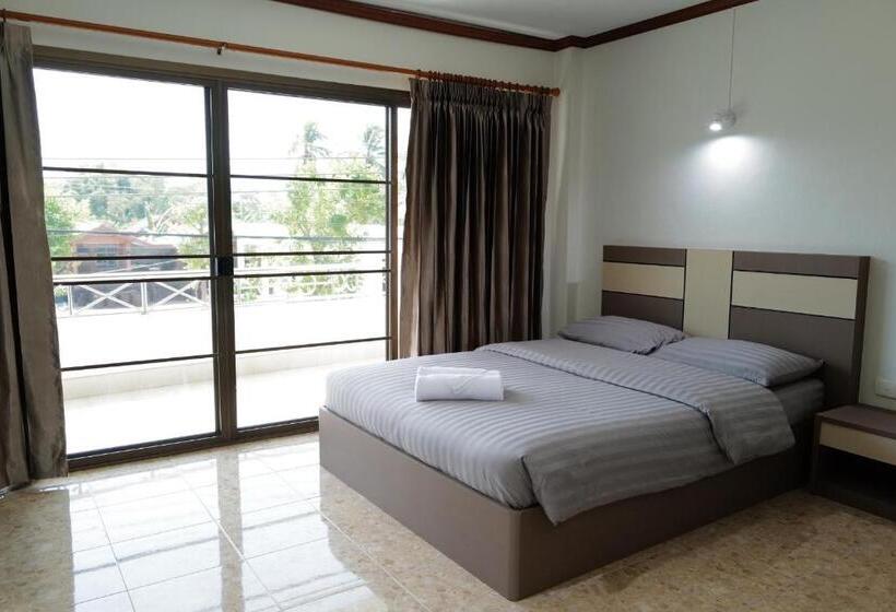 غرفة ديلوكس مزودة بشرفة, N.p. Apartment