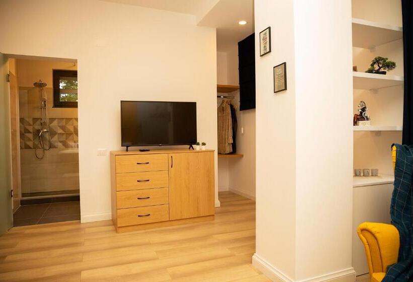 اتاق لوکس, Manolle Boutique