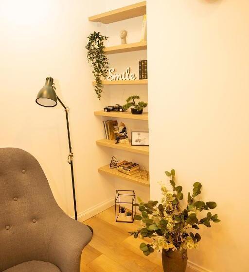 اتاق لوکس, Manolle Boutique