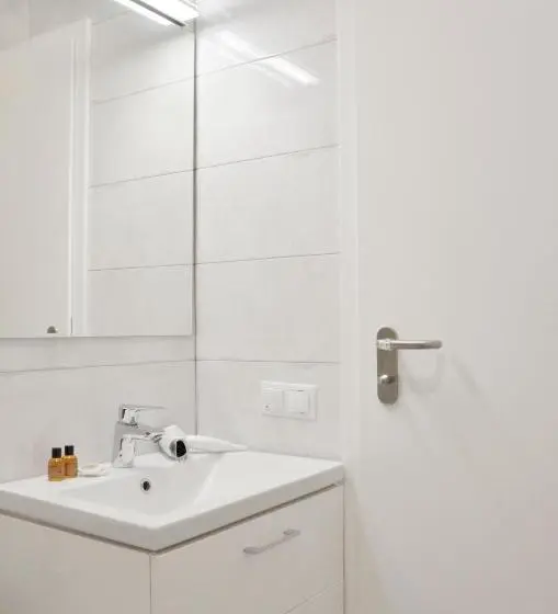 اتاق اکونومی, Tip Tap Guest House
