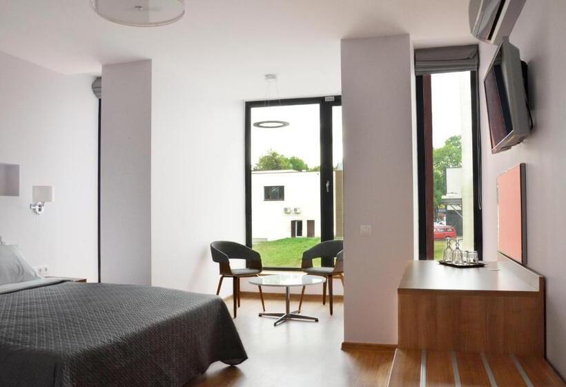 اتاق استاندارد, Tip Tap Guest House