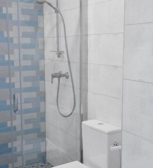 سوییت خانوادگی, Tip Tap Guest House