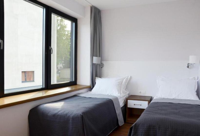 سوییت خانوادگی, Tip Tap Guest House