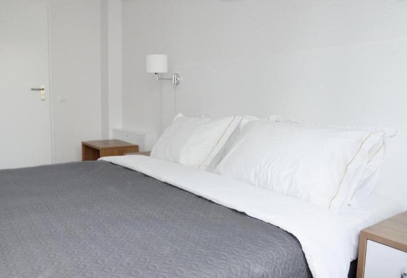 سوییت خانوادگی, Tip Tap Guest House