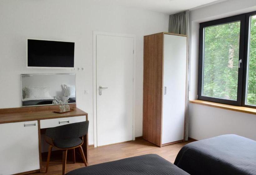 اتاق استاندارد, Tip Tap Guest House