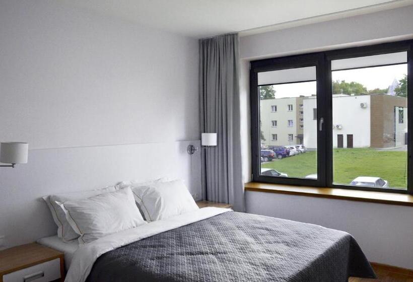 سوییت خانوادگی, Tip Tap Guest House