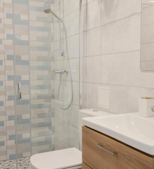 سوییت خانوادگی, Tip Tap Guest House