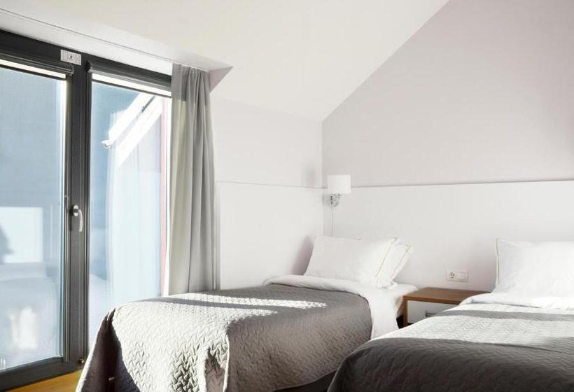 سوییت خانوادگی, Tip Tap Guest House