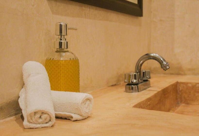 اتاق استاندارد, Nojoch Nah