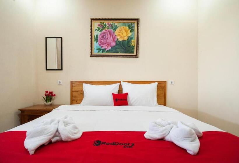 家庭间, Vaccinated Staff  Oyo 90506 Bunga Sonsang Homestay Syariah