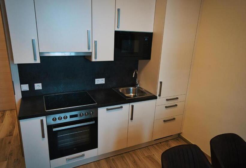 דירת חדר, M 24 Apartments