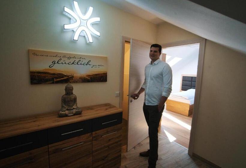 דירת פנטהאוז 1 חדרי שינה, M 24 Apartments