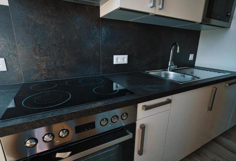 דירת שני חדרים, M 24 Apartments