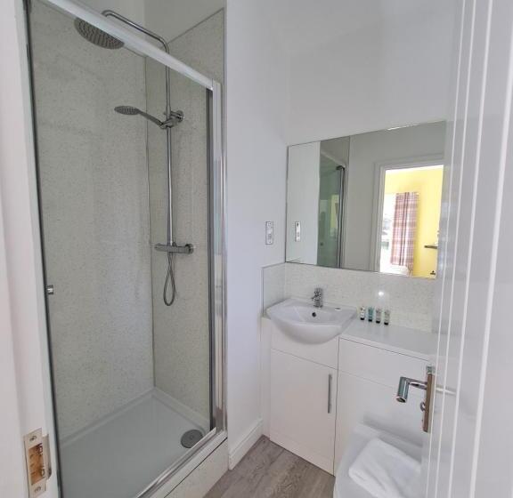 חדר סטנדרט, Peak District, The Greyhound Inn, Warslow Circa 1750