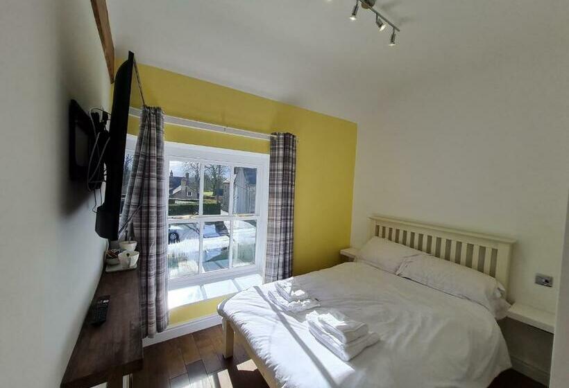 חדר בסיסי, Peak District, The Greyhound Inn, Warslow Circa 1750